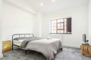 Beautiful En-suite Room with Bath Tub to Let in the Jewelry Quarter